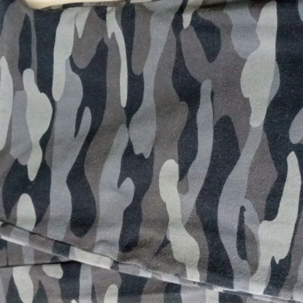 Torrid camo leggings, women’s size 2X - Picture 5 of 5